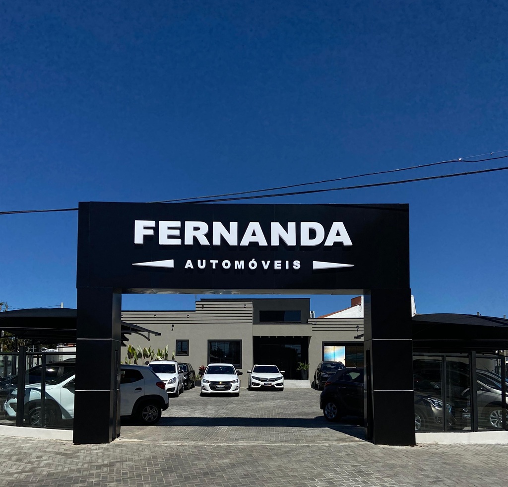 Fachada da Fernanda Automóveis em Taubaté